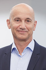Portrait photo of Dr. Matthias Sckuhr, CTO of the Freudenberg Group
