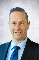 Portrait photo of Holger Steingräber, Senior Vice President Global Marketing and Communications at Freudenberg Performance Materials