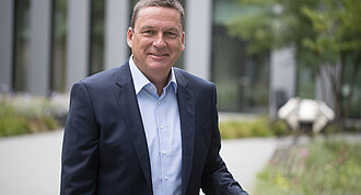 Portrait photo of Claus Möhlenkamp, Deputy CEO of the Freudenberg Group