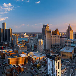 Photo showing the skyline of Detroit, MI, USA