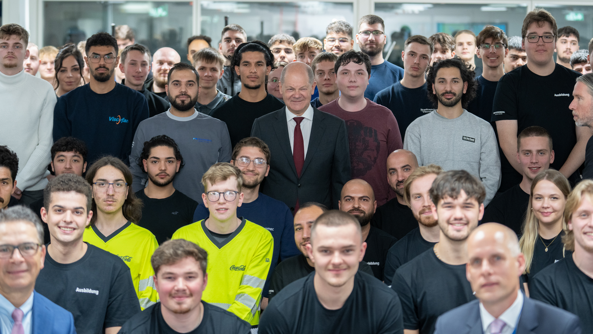 Freudenberg Group: Hoher Besuch Im Ausbildungszentrum: Bundeskanzler ...